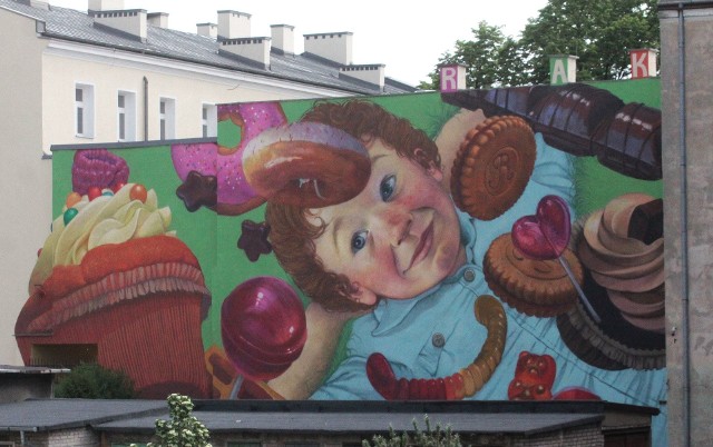 Dyzio marzyciel już patrzy z muralu na ścianie budynku przedszkola przy ulicy Kilińskiego.