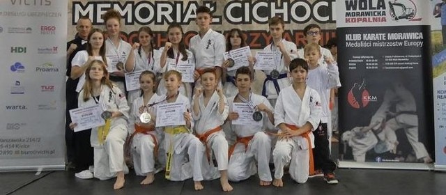 Klub Karate Morawica zdobył 8 medali na Memoriale Cichociemnych Spadochroniarzy Armii Krajowej w Wojniczu. Zobacz więcej zdjęć >>>>>>>>>