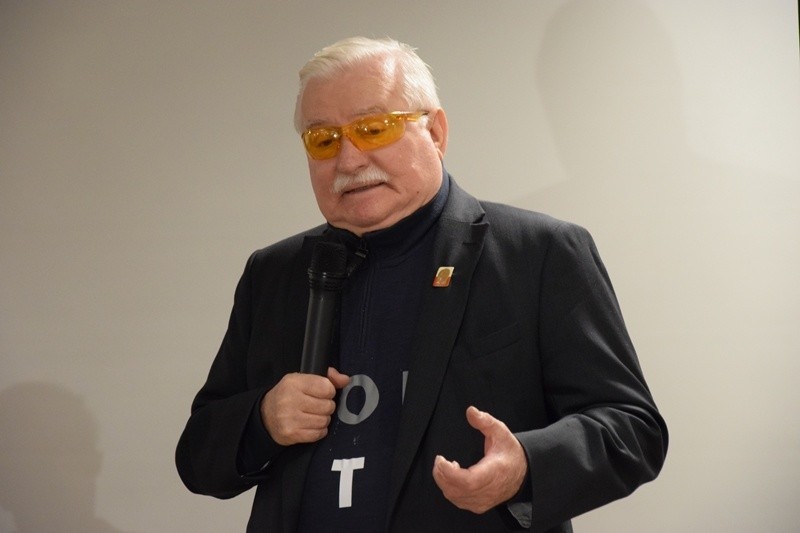 Lech Wałęsa w Nowym Sączu: Musicie uwierzyć w siebie. Piękną Polskę będziemy wtedy mieć [ZDJĘCIA]