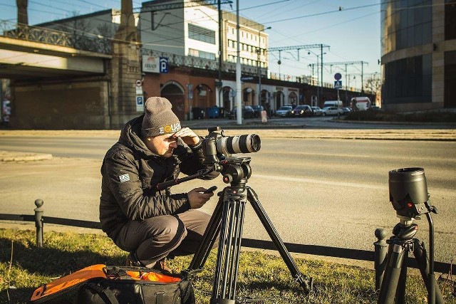 Pawel Maluski. Photography. Przepis na biznes filmowo-fotograficznyZa pieniądze uzyskane z dofinansowania Paweł Maluśki zakupił m.in. profesjonalny sprzęt do filmowania.