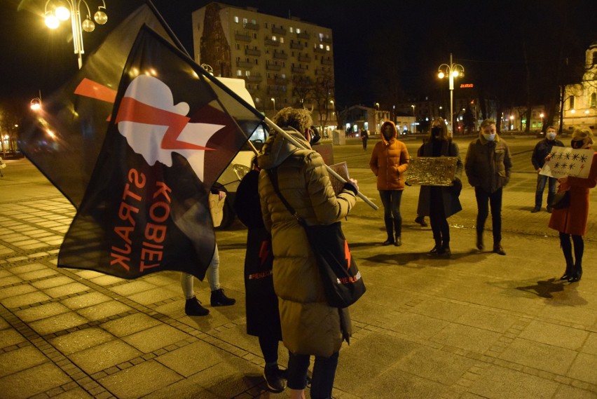 Strajk kobiet na Placu Biegańskiego w Częstochowie, 26...