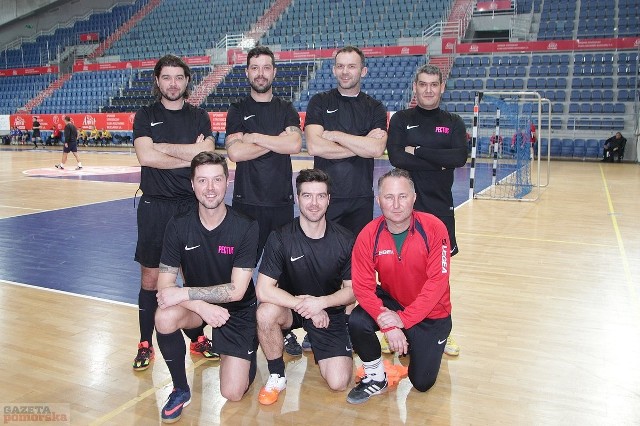 W Hali Mistrzów we Włocławku rozegrano memoriał im. Wiesława Pesty. Wśród sześciu startujących w zawodach futsalowych zespołów był też Pectus Team z braćmi Szczepanikami. Podczas imprezy zagrali też: Oldboys Włocławek, Bałtyk Oldboy's Koszalin, Oldboys Lubraniec, Drzewiarz Rzeczenica i Przyjaciele Wiesia. Zespół Pectus zagrał na memoriale w Hali Mistrzów we Włocławku