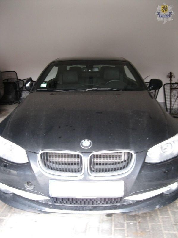 Luksusowe BMW ukradzione w Niemczech odnalazło się na Pomorzu.