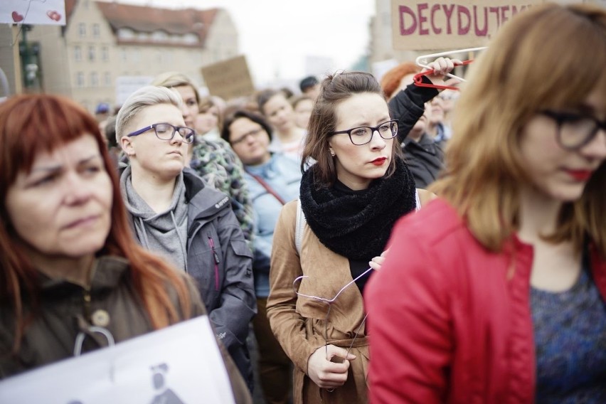 Manifestacja na placu Mickiewicza: "Stop dla zakazu aborcji....