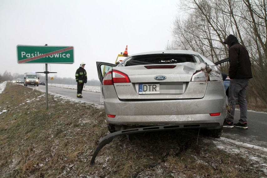 Uwaga! Bardzo ślisko na drogach. Są wypadki