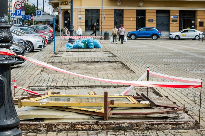 Ostatnie kwiaciarnie zniknęły z placu Wolności. Pięć...