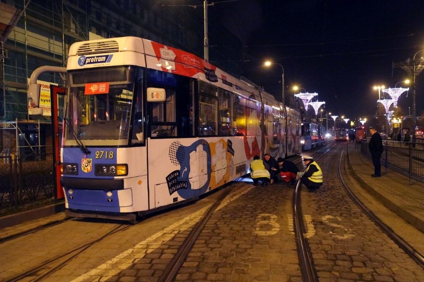 Wykolejenie tramwaju na Kazimierza Wielkiego