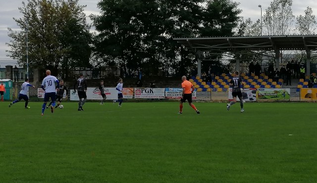 W czwartoligowym meczu piłkarskim Neptun Końskie przegrał ze Starem Starachowice 0:2 (0:1). Bramki: Dawid Płatek 5, Mariusz Fabjański 69. Zachęcamy do obejrzenia galerii zdjęć z tego spotkania.Szczegóły na kolejnych slajdach. (dor)