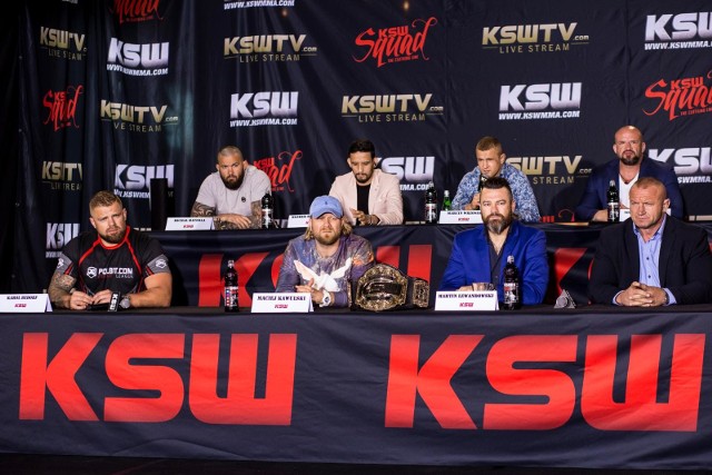 Konferencja KSW 44. Na zdjęciu Michal Materla, Kleber Koike, Marcin Wrzosek, Tomasz Oświeciński, Karol Bedorf, Maciej Kawulski, Martin Lewandowski, Mariusz Pudzianowski