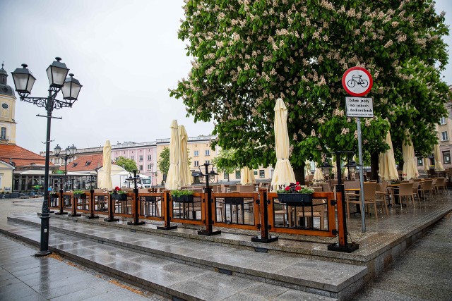 Już są ogródki na Rynku Kościuszki i pierwsi goście w białostockich restauracjach!