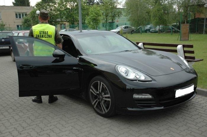 Porsche panamera w rękach straży granicznej
