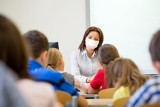 Nauka hybrydowa a nauka zdalna – te różnice trzeba znać. Jak wygląda nauczanie w dobie pandemii koronawirusa?