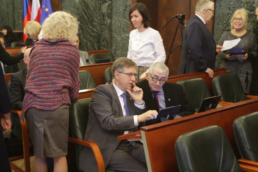 Mieszkańcy nie chcą osiedla w Parku Śląskim. Protestowali na...