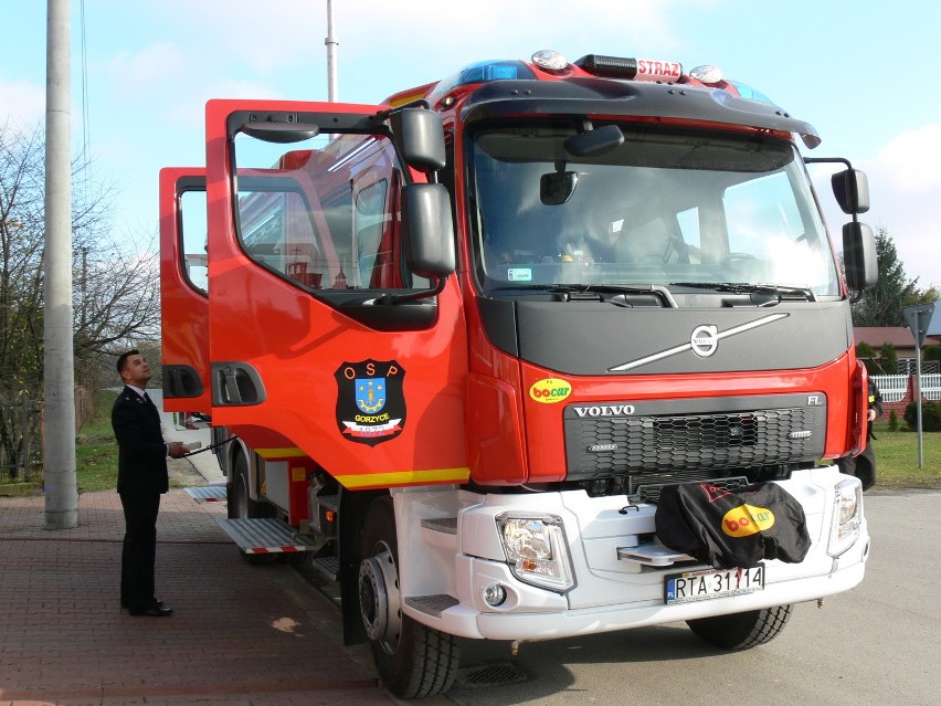 Strażacy z Gorzyc mają nowy wóz 
