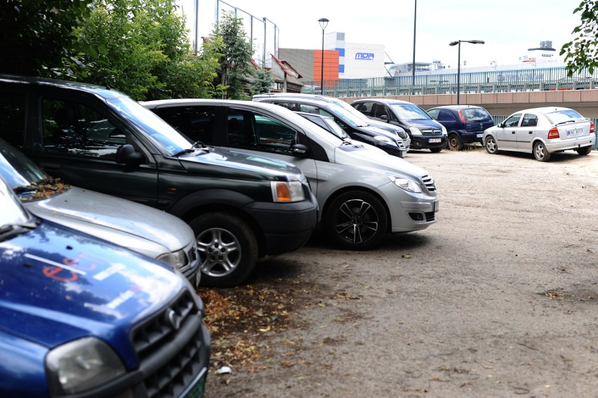 Kraków. Gmina pozbywa się działek, gdzie mieszkańcy domagali się parków