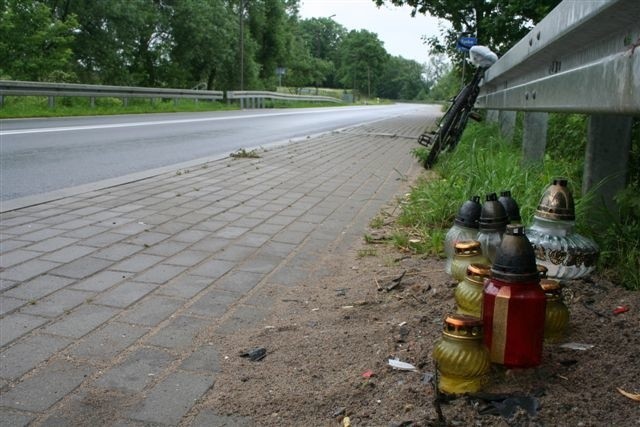 W wypadku zginęło młode małżeństwo. Osierocili dwójkę dzieci. Poznaj wstrząsające okoliczności rodzinnej tragedii (zdjęcia)