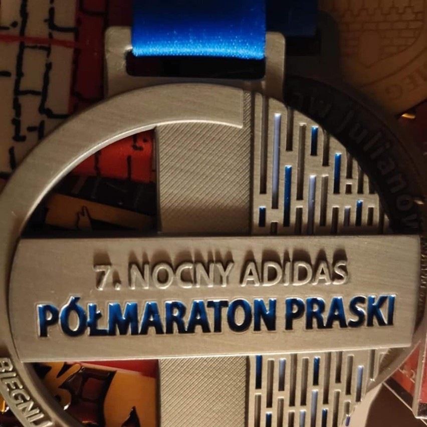 Biegacze z Warki uczestniczyli w Półmaratonie Praskim. Zobacz zdjęcia 
