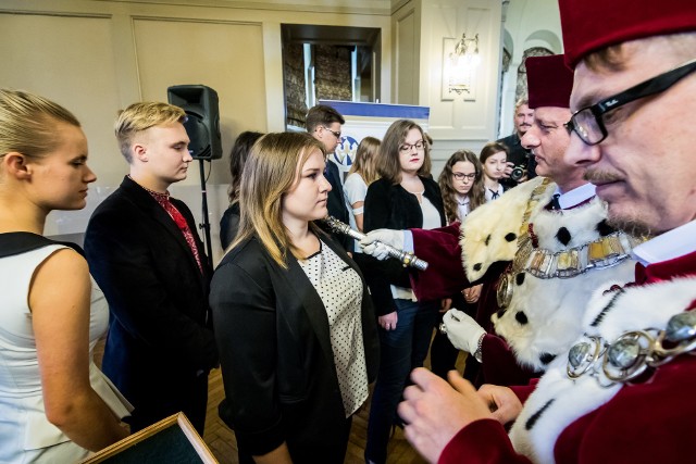 Uniwersytet Kazimierza Wielkiego na razie nie planuje zmniejszenia liczby miejsc dla studentów I roku