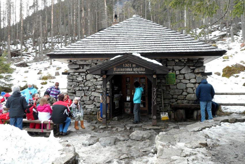 Tatry. Protestują ws. najstarszego schroniska górskiego w Tatrach