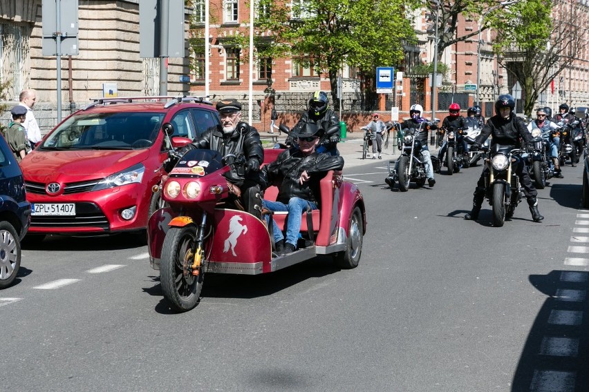 Sezon na dwa kółka otwarty. Motocykliści zrobili hałas [ZDJĘCIA, WIDEO]