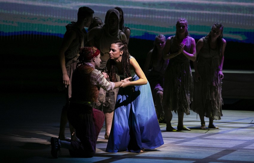 Teatr Muzyczny Roma - Aida - "Taniec sukni".  W tytułowej...