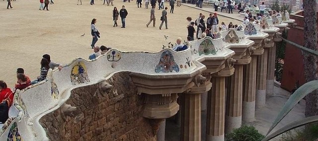 Taras z widokiem na Barcelonę nad salą kolumnową