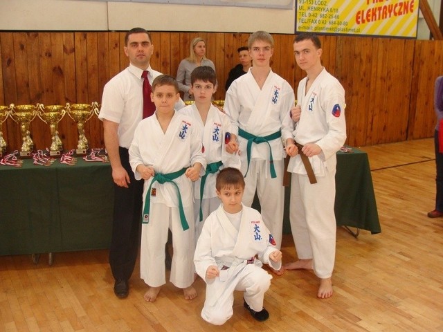 Ekipa Tarnobrzeskiego Klubu Oyama Karate z trenerem Grzegorzem Uzarem wróciła z Łodzi bardzo zadowolona.