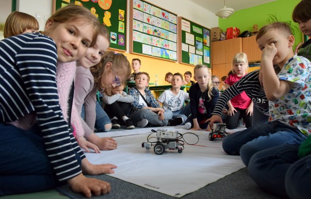 Szkoła Podstawowa nr 4 w Tarnobrzegu zaprosiła w środę uczniów na pokazy nowoczesnych narzędzi edukacyjnych