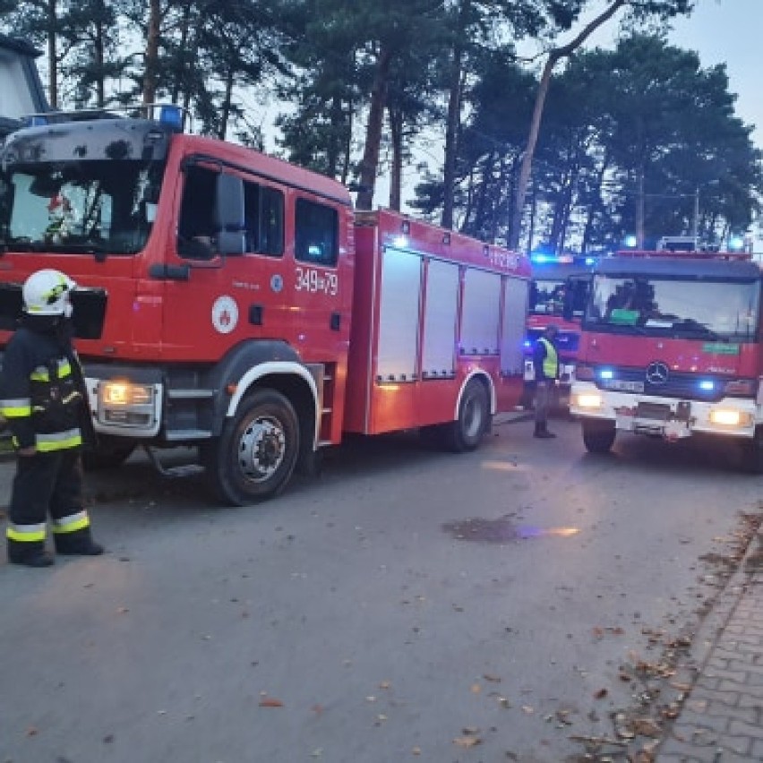 Wybuch gazu w domu we Włodzimierzowie pod Piotrkowem. Budynek zawalony, trwa akcja służb. Ludzie są uwięzieni pod gruzami [ZDJĘCIA, FILM]