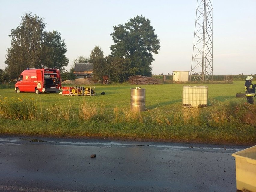 Wypadek cysterny pod Goworowem. Wyciekło 5 tys. l paliwa. Straty: 200 tys. zł