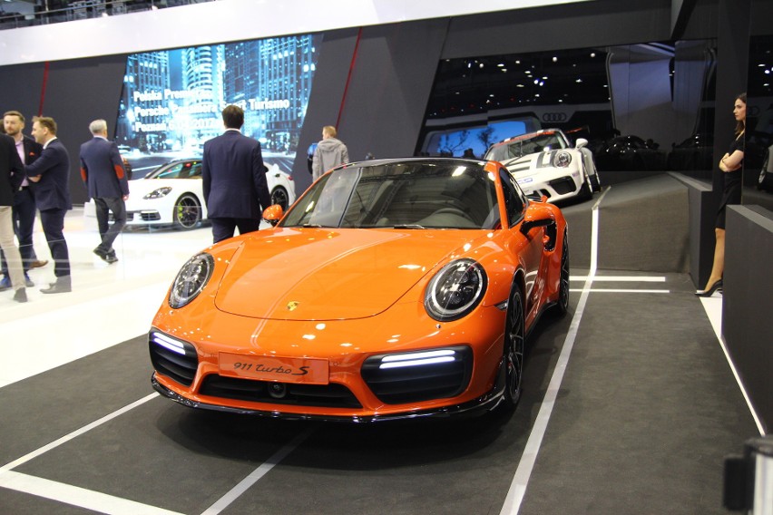 Porsche 911 Turbo S...