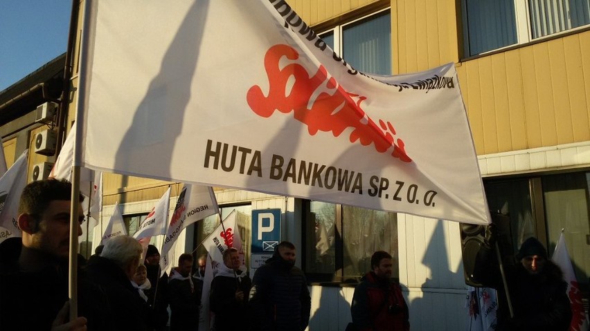 Huta Bankowa w Dąbrowie Górniczej: Pikieta w obronie pracy [ZDJĘCIA]