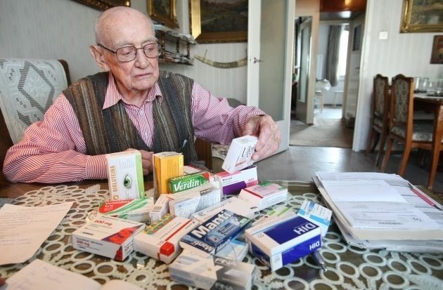 87-letni Ryszard Rajski ma w dziennym zestawie 17 różnych leków.