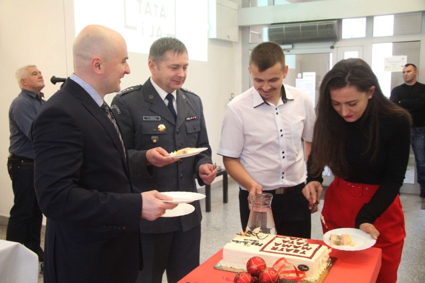 Tata Mama i Ja spotkali się w teatrze. Niezwykły program dla osadzonych w więzieniu i ich rodzin