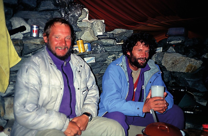 (Od lewej) Jurek Kukuczka i Rysiek Pawłowski podczas wyprawy...