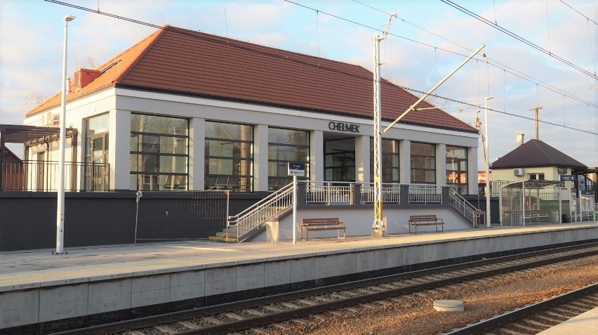Stacja Chełmek Fabryka po zakończeniu modernizacji budynku...