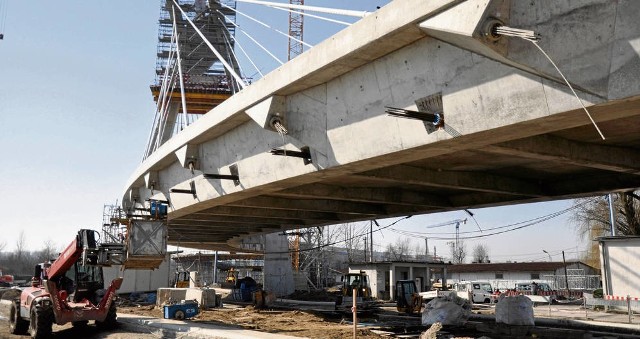 1 września pierwsze tramwaje mają przejechać po dwóch estakadach łączących ul. Lipską i Wielicką