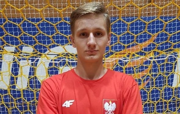 Młody buski piłkarz ręczny Miłosz Bączek otrzymał powołanie do kadry narodowej juniorów młodszych.