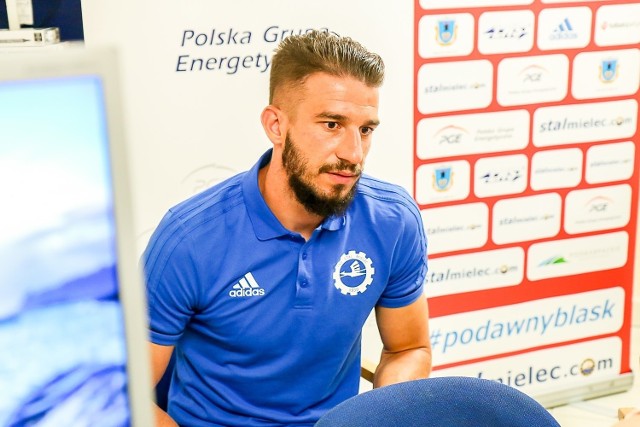 Wojciech Lisowski to jeden z trzech piłkarzy wystawionych przez PGE Stal Mielec na listę transferową