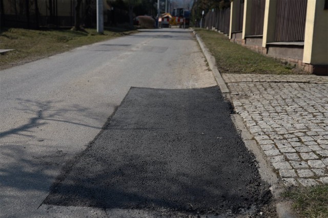 Ruszyło pozimowe łatanie dziur na bielskich ulicach.