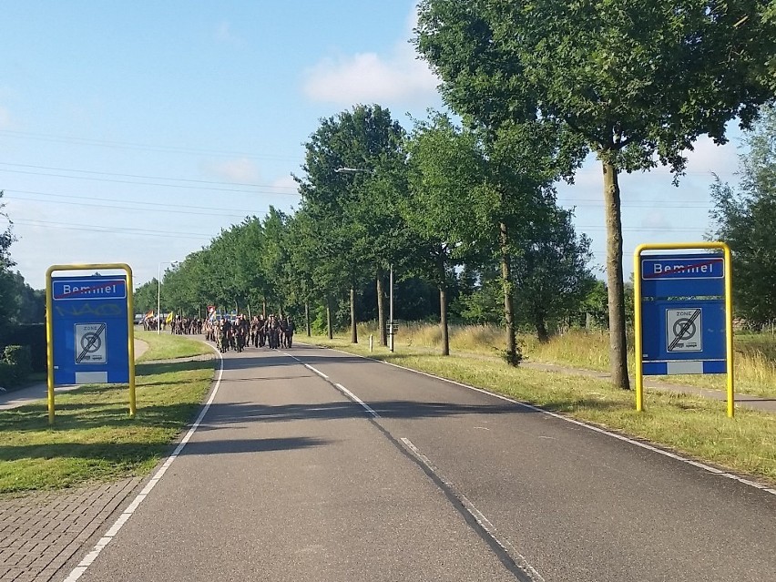 W czterodniowym marszu w okolicach Nijmegen w Holandii...