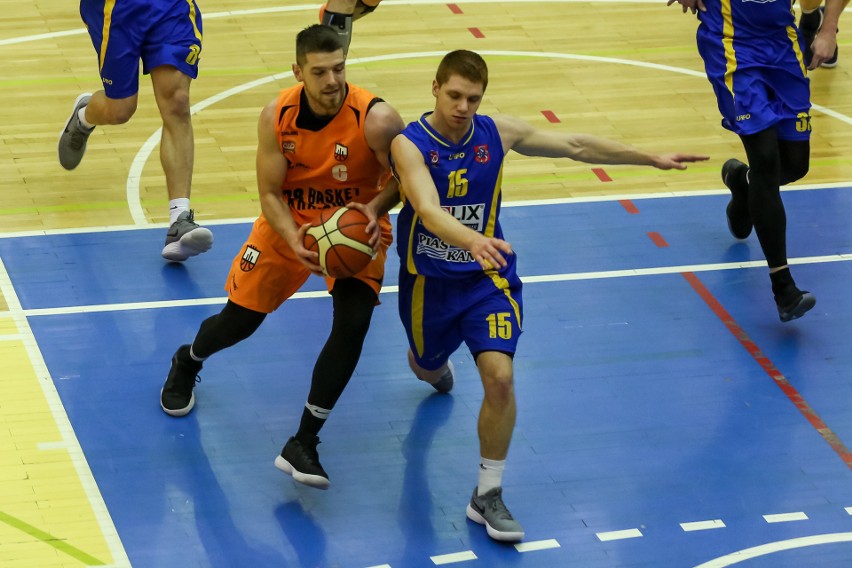 Kamil Czosnowski (nr 15) przez ostatnie dwa sezony grał w...