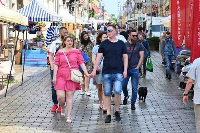 Jak zmieniała się liczba ludności w województwie i świętokrzyskich powiatach w ciągu ostatnich 20 lat? Sprawdziliśmy. Kliknij w galerię i zobacz na kolejnych slajdach. >>> Przesuwaj gestem lub strzałką >>>