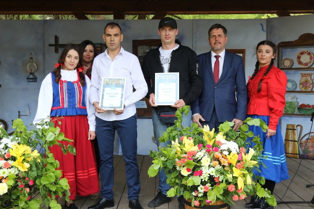 Obecni na Świętokrzyskim Festiwalu Smaków laureaci plebiscytu Mistrzowie Smaku.