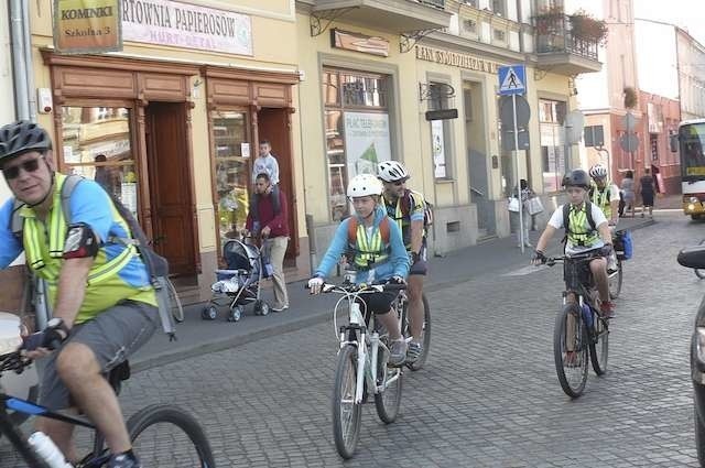 Rajd rowerowy „Jedziemy dla Izy i Nataszy” w gminie Koronowo