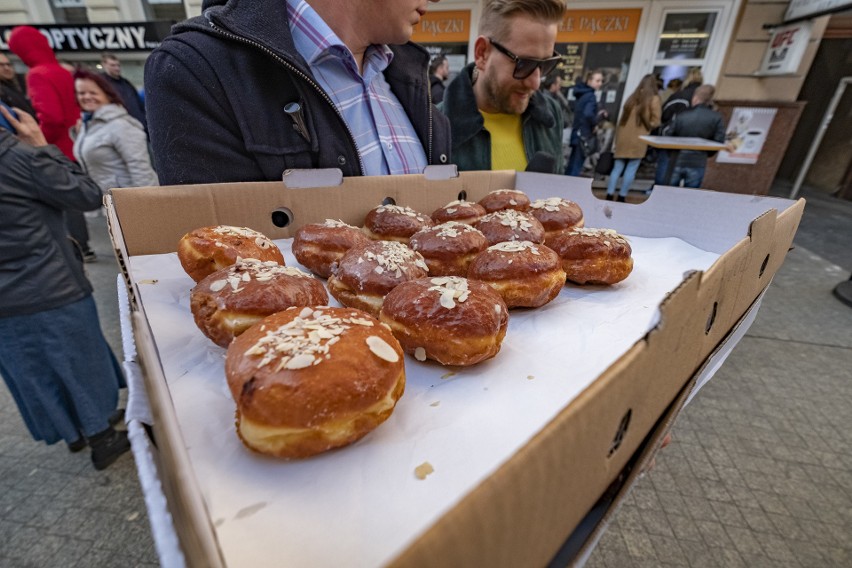 W tłusty czwartek zgodnie z tradycją każdy powinien zjeść...