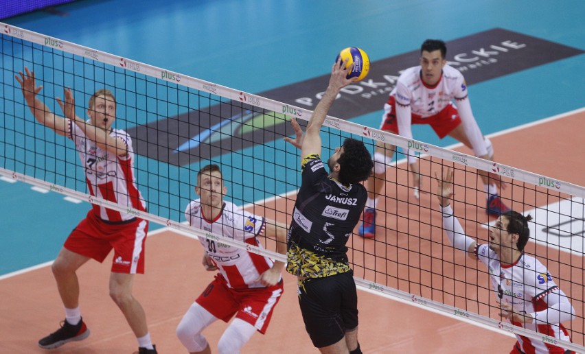 Asseco Resovia wygrała na Podpromiu z Treflem Gdańsk 3:1....