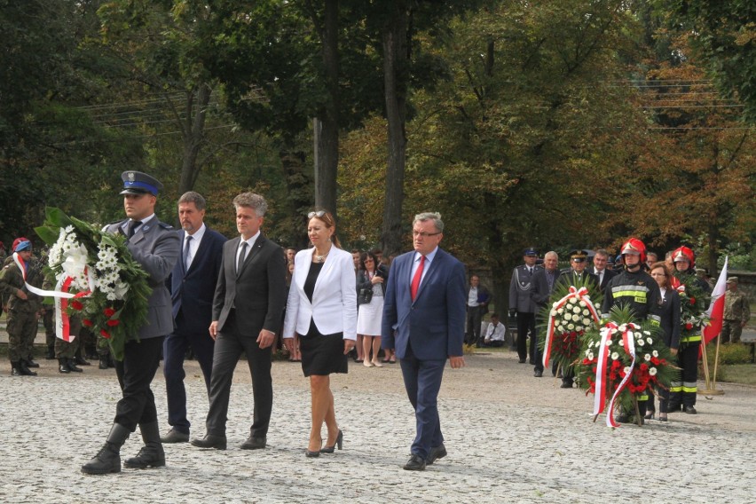 W Kielcach pod pomnikiem Homo Homini wspominano ofiary zamachu z 11 września 2001 roku