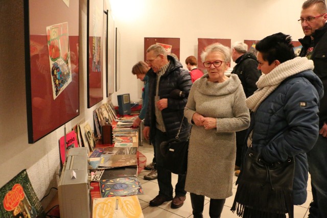 Na wystawę sprzętu grającego i dawnych płyt, zorganizowaną  w  Miejskim Centrum Kultury w  Aleksandrowie Kujawskim, przyszło wielu melomanów , a także kolekcjonerów m.in. czarnych winylowych krążków. Zwiedzających powitano odtworzoną z adapteru  „Bambino” piosenką Violetty Villas. Na  półkach i w ramach można zobaczyć setki płyt i plakatów z kolekcji  pracowników MCK i przyjaciół placówki. Była okazja do wspomnień.Pogoda w Kujawsko-PomorskiemŹródło: TVN Meteo Active/x-news