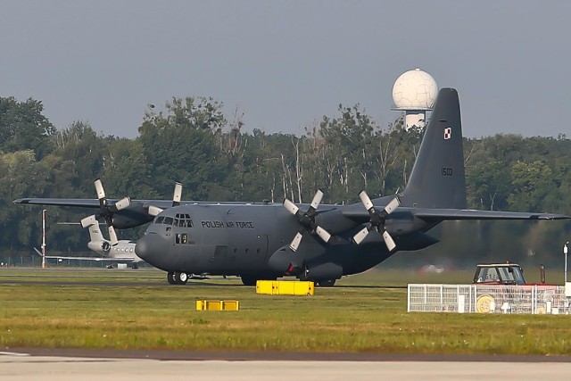 Szef MON: Dostaniemy od Amerykanów pięć samolotów transportowych C-130H Hercules. Maszyny będą stacjonować w bazie lotnictwa w Powidzu